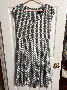 Taylor Gray and White Geometric Midi Dress